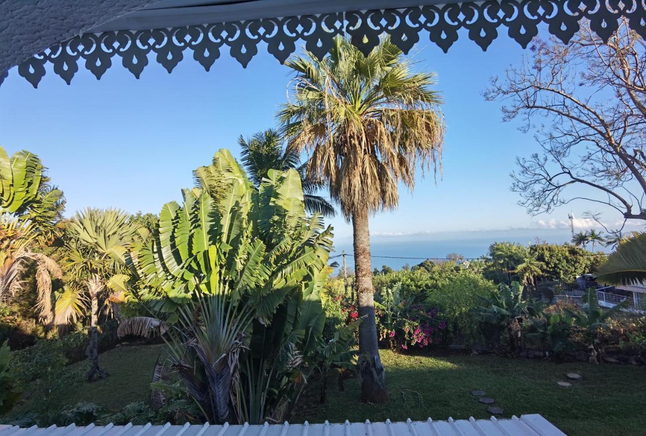 Bed and Breakfast Le Jacaranda Du Guillaume Le Guillaume Экстерьер фото